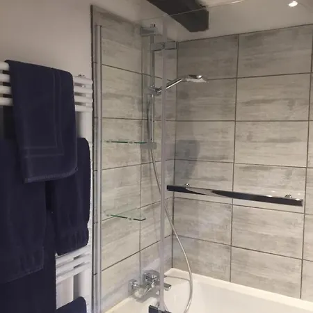 Chateau De Laumiere 3*