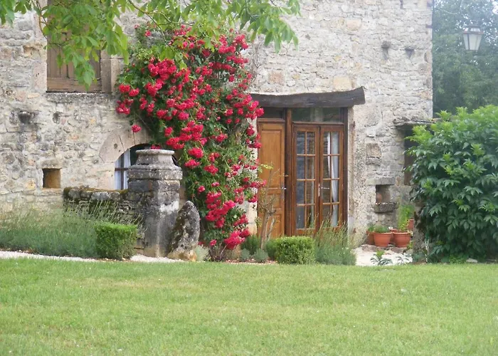 Couette-café Chateau De Laumiere 3*