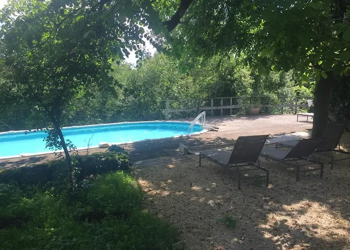 Chateau De Laumiere Couette-café 3*