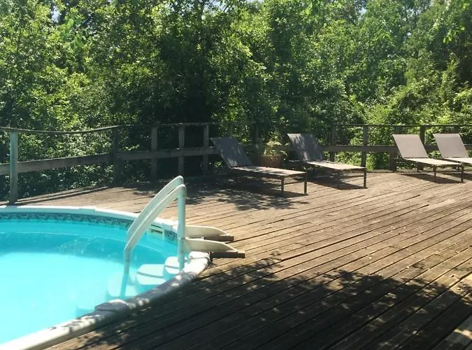 Chateau De Laumiere 3*