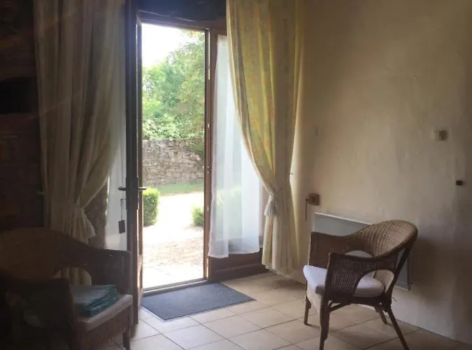 Chateau De Laumiere 3*